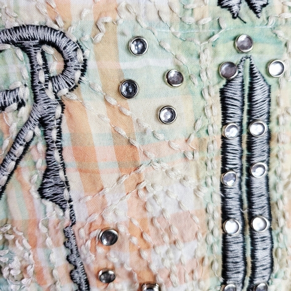 Roar Embroidered Western Shirt - Picture 7 of 9